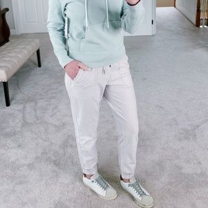 Athleta Farallon joggers- cream